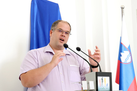 IVO LAH ODKITJE SPOMINSKE PLOŠČE 10 FOTO LJUBO VUKELIČ